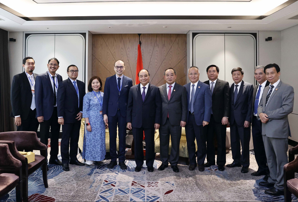 Chủ tịch nước Nguyễn Xuân Phúc tiếp ông Albert, đồng sáng lập Công ty Traveloka đến chào xã giao. (Ảnh: Thống Nhất/TTXVN)