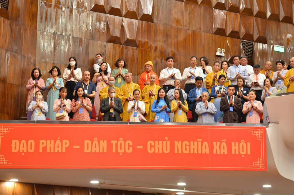 Tăng ni, Phật tử dự đại hội. (Ảnh: Minh Đức/TTXVN)