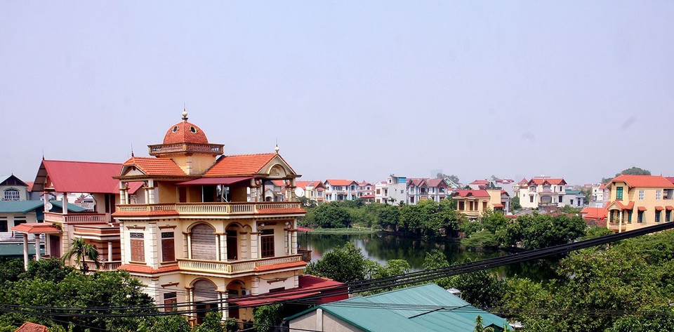 Diện mạo đất nước và đời sống của nhân dân có nhiều thay đổi. Trong ảnh: Diện mạo mới ở huyện nông thôn mới Đan Phượng, TP Hà Nội. (Ảnh: Đình Huệ/TTXVN)