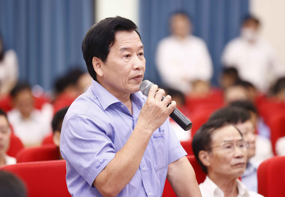 Ông Phạm Tiến Du, cử tri phường Trần Nguyên Hãn phát biểu. (Ảnh: Doãn Tấn/TTXVN)