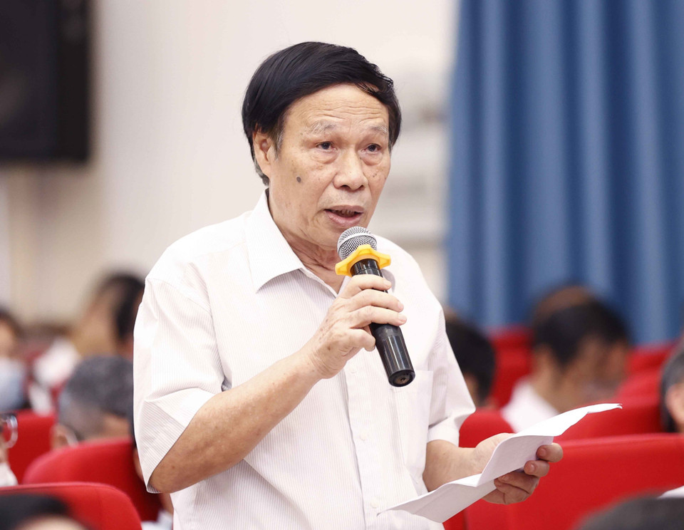 Ông Trịnh Hải, Bí thư chi bộ Tổ dân phố số 01, phường Cát Dài phát biểu. (Ảnh: Doãn Tấn/TTXVN)