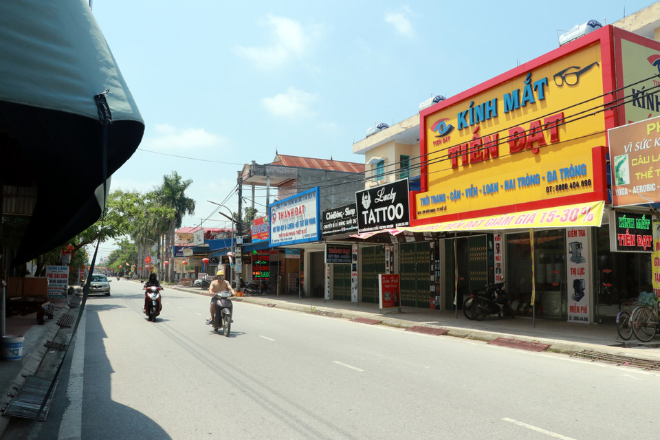 Áp dụng giãn cách xã hội theo tinh thần Chỉ thị số 15 của Thủ tướng Chính phủ từ ngày 8/5/2021 tại thị trấn Cổ Lễ, huyện Trực Ninh (Nam Định). (Ảnh: Nguyễn Lành/TTXVN)