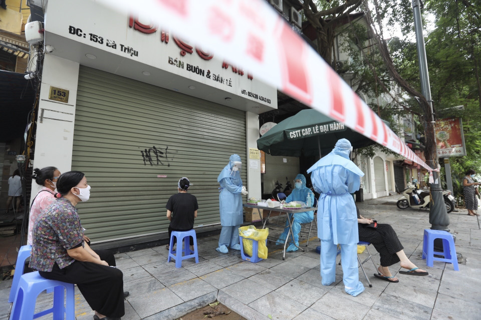 Khu vực lấy mẫu của tổ dân phố số 1, phường Lê Đại Hành. (Ảnh: Minh Quyết/TTXVN)