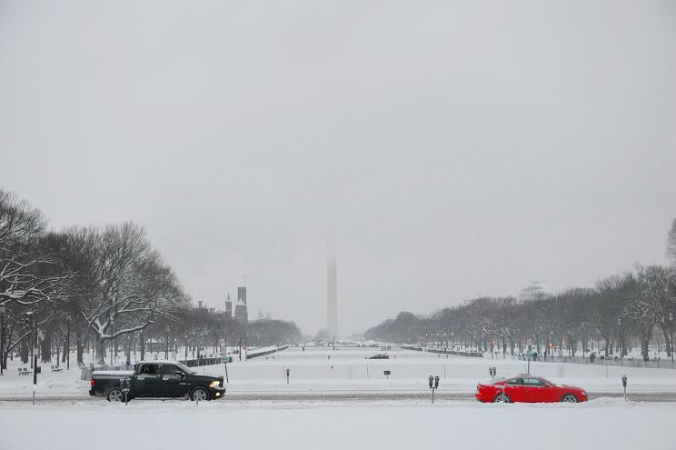 Tượng đài Washington (Tháp Bút chì) trong trận bão tuyết lịch sử. (Ảnh: Thanh Tuấn/Vietnam+)