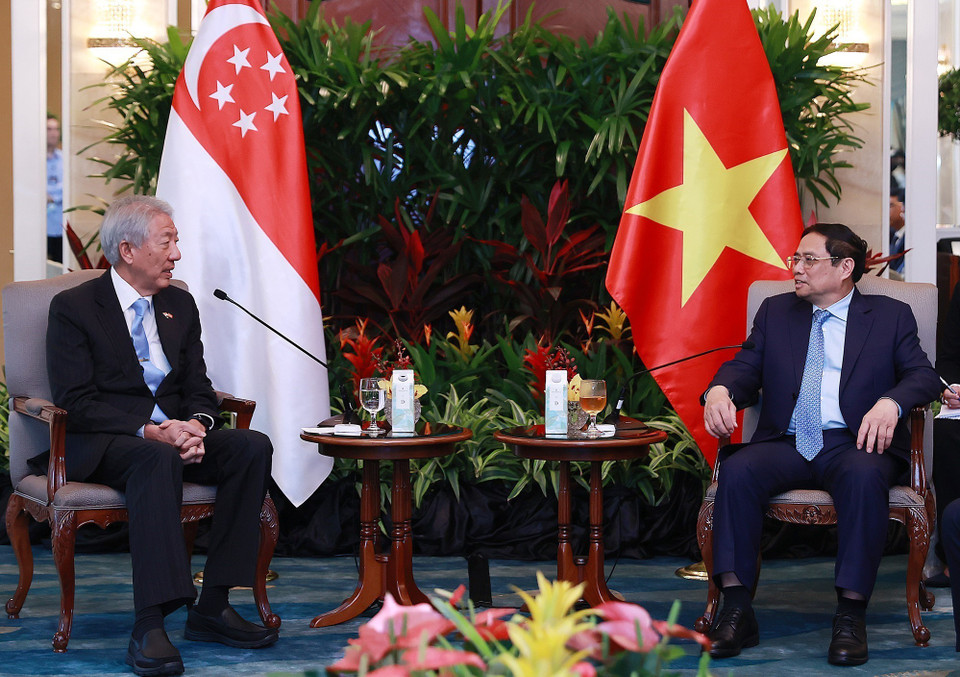 Thủ tướng Phạm Minh Chính tiếp ông Teo Chee Hean, Bộ trưởng cao cấp Singapore phụ trách điều phối về An ninh và phụ trách điều phối về quan hệ với Việt Nam đến chào xã giao. (Ảnh: Dương Giang/TTXVN)