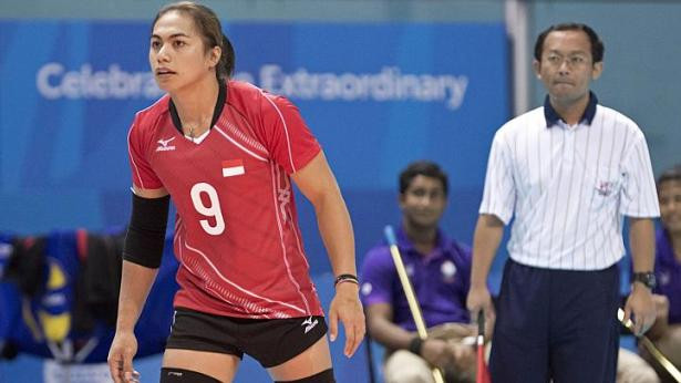 Aprilla Santini Manganang trong màu đội tuyển bóng chuyền Indonesia. (Nguồn: Reuters)