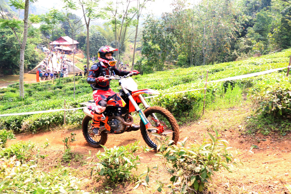 Đây là chặng 1 thuộc Giải đua xe môtô thể thao địa hình có quy mô Championship đầu tiên của Việt Nam với 5 chặng đua diễn ra từ tháng 4 đến tháng 12/2022, quy tụ các tay đua trên toàn quốc. (Ảnh: Quang Quyết/TTXVN)