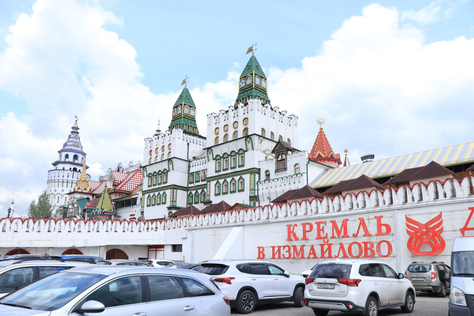 Khu chợ bán đồ lưu niệm Vernissage là một trong những điểm check-in lý tưởng mà khách du lịch không nên bỏ qua khi đến Thủ đô Moskva. (Ảnh: Hùng Võ/Vietnam+)