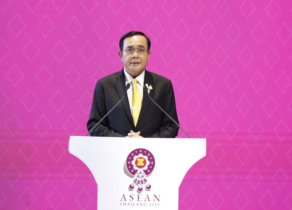 Thủ tướng Thái Lan Prayuth Chan-o-cha phát biểu tại Lễ bế mạc Hội nghị Cấp cao ASEAN 35 và các hội nghị liên quan. (Ảnh: Thống Nhất/TTXVN)