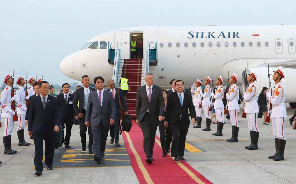 Quang cảnh Lễ đón Thủ tướng Singapore Lý Hiển Long tại sân bay quốc tế Nội Bài (Hà Nội). (Ảnh: Doãn Tấn/TTXVN)