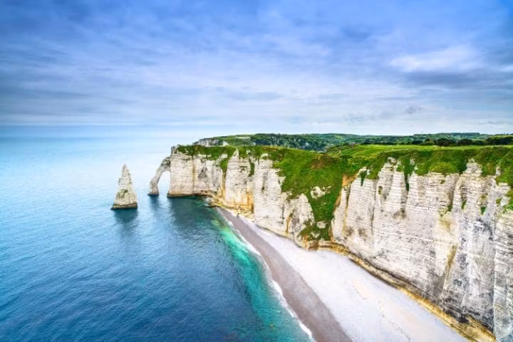 Etretat, Pháp: Đây được coi là địa điểm đẹp nhất ở vùng Normandy. (Nguồn: The Telegraph)