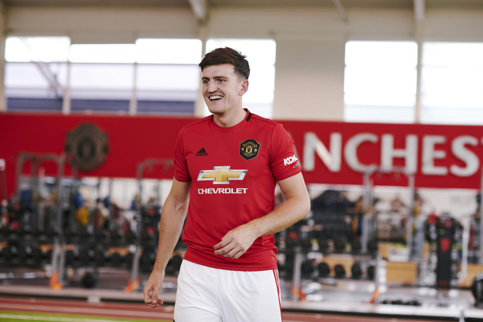 Harry Maguire (80 triệu bảng, Leicester sang Manchester United).