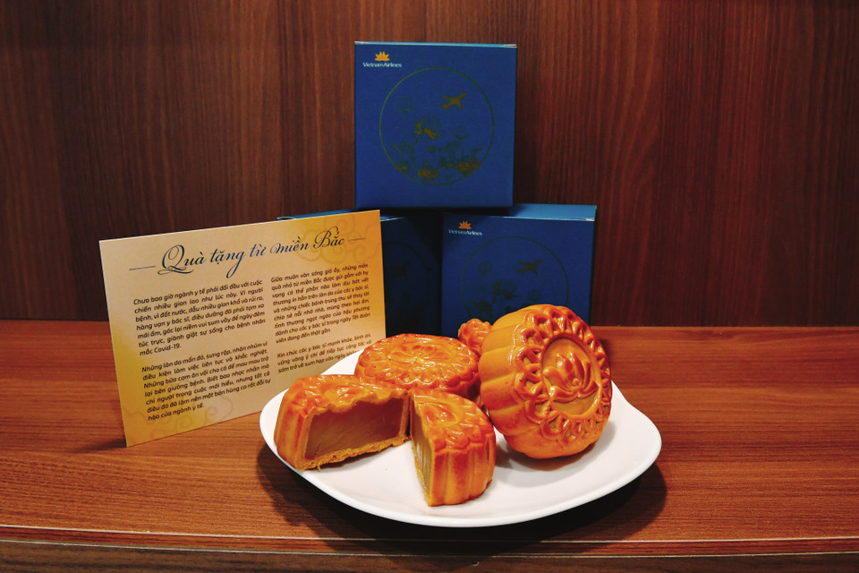 Quà tặng gồm các loại bánh nướng đa dạng hương vị, được chế biến với tiêu chuẩn vệ sinh an toàn thực phẩm rất khắt khe và nguồn nguyên liệu đầu vào chất lượng cao. (Ảnh: CTV/Vietnam+)