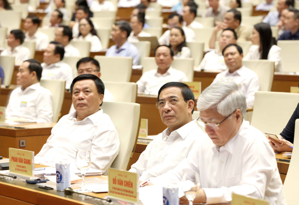 Các đồng chí lãnh đạo Đảng, Nhà nước và đại biểu dự hội nghị tại Hội trường Diên Hồng, Nhà Quốc hội. (Ảnh: Phương Hoa/TTXVN)