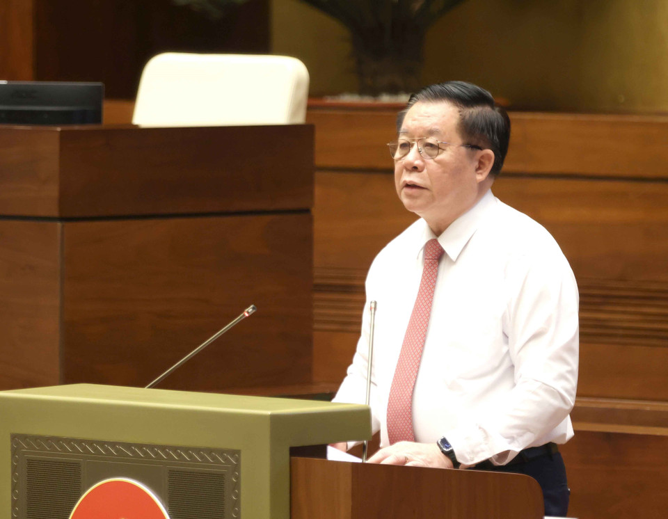 Ông Nguyễn Trọng Nghĩa, Ủy viên Bộ Chính trị, Bí thư Trung ương Đảng, Trưởng Ban Tuyên giáo Trung ương quán triệt nội dung Quy định số 144-QĐ/TW. (Ảnh: Phương Hoa/TTXVN)