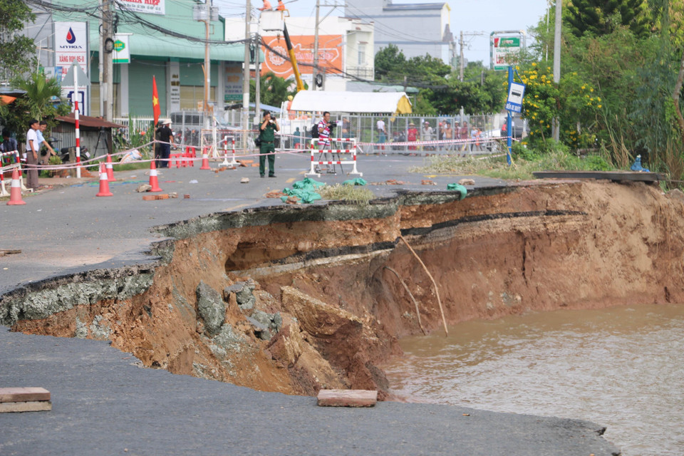 Hiện trường vụ sạt lở. (Ảnh: Công Mạo/TTXVN)