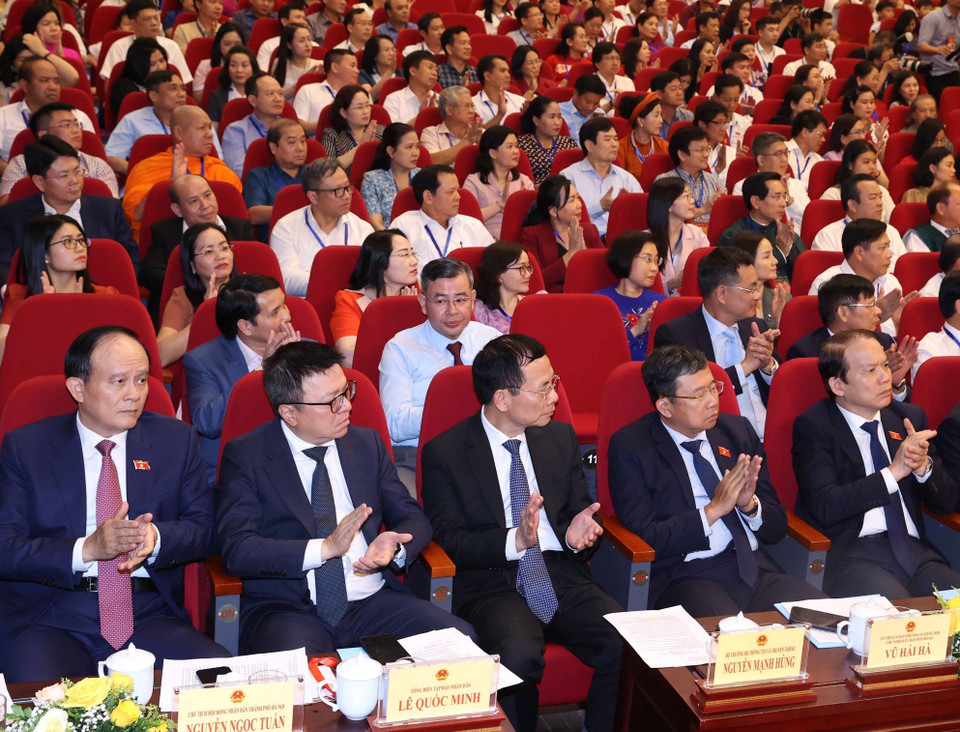 Các đại biểu tham dự Lễ trao Giải báo chí toàn quốc về Quốc hội và Hội đồng Nhân dân (Giải Diên Hồng) lần thứ nhất - năm 2023. (Ảnh: Thống Nhất/TTXVN)