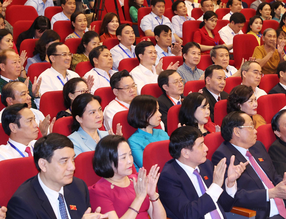 Các đại biểu tham dự Lễ trao Giải báo chí toàn quốc về Quốc hội và Hội đồng nhân dân (Giải Diên Hồng) lần thứ nhất - năm 2023. (Ảnh: Thống Nhất/TTXVN)