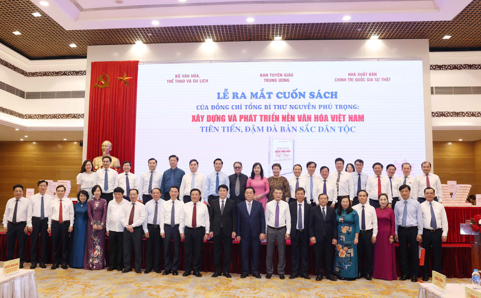 Ông Lương Cường, Ủy viên Bộ Chính trị, Thường trực Ban Bí thư và các đại biểu dự buổi lễ. (Ảnh: Phương Hoa/TTXVN)