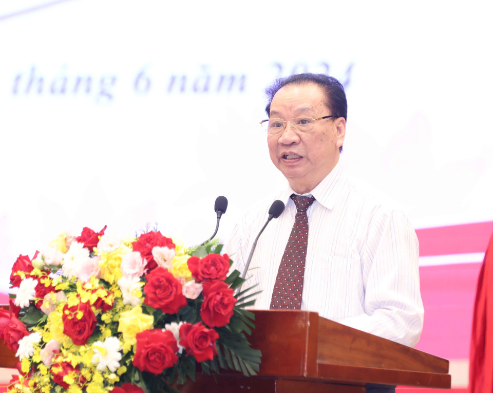 Giáo sư, tiến sỹ Phùng Hữu Phú, nguyên Phó Chủ tịch thường trực Hội đồng Lý luận Trung ương phát biểu tại buổi lễ. (Ảnh: Phương Hoa/ TTXVN)