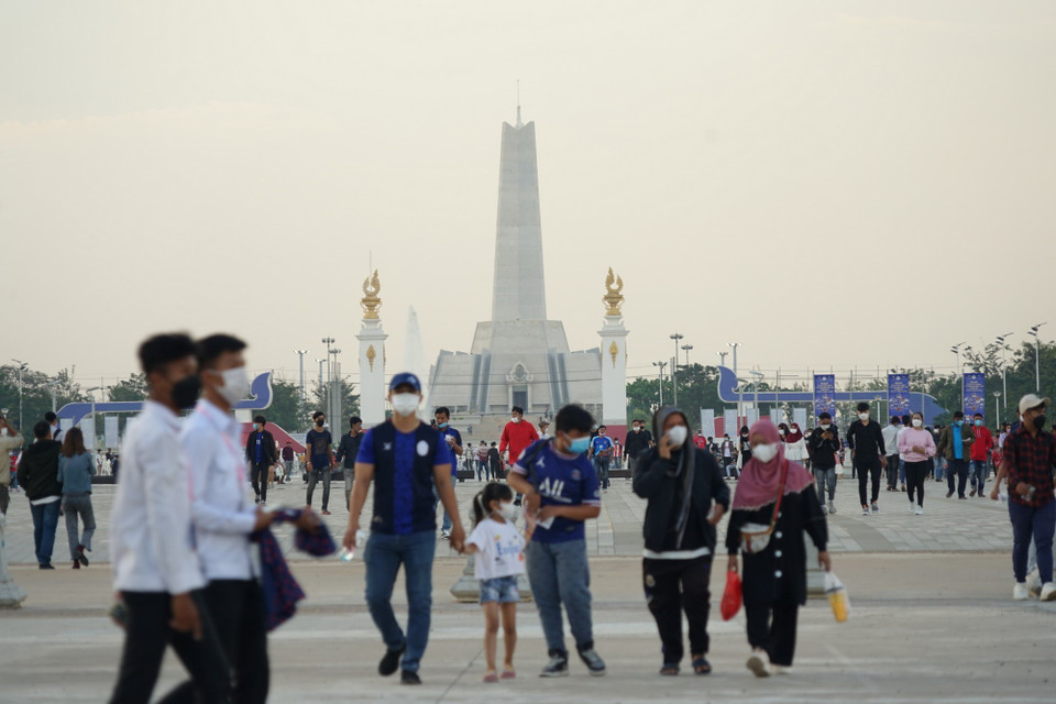 Sân vận động quốc gia Morodok Techo nằm ở vị trí đối diện Tượng đài Thắng-Thắng ở thủ đô Phnom Penh. (Ảnh: Trần Long/TTXVN)