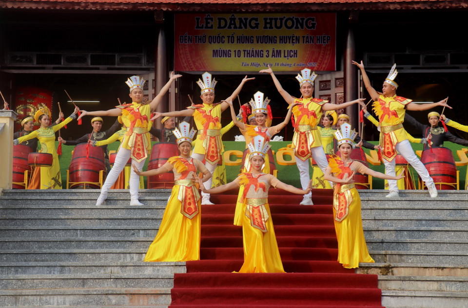 Trống hội khai lễ dâng hương Quốc Tổ Hùng Vương. (Ảnh: Lê Huy Hải/TTXVN)