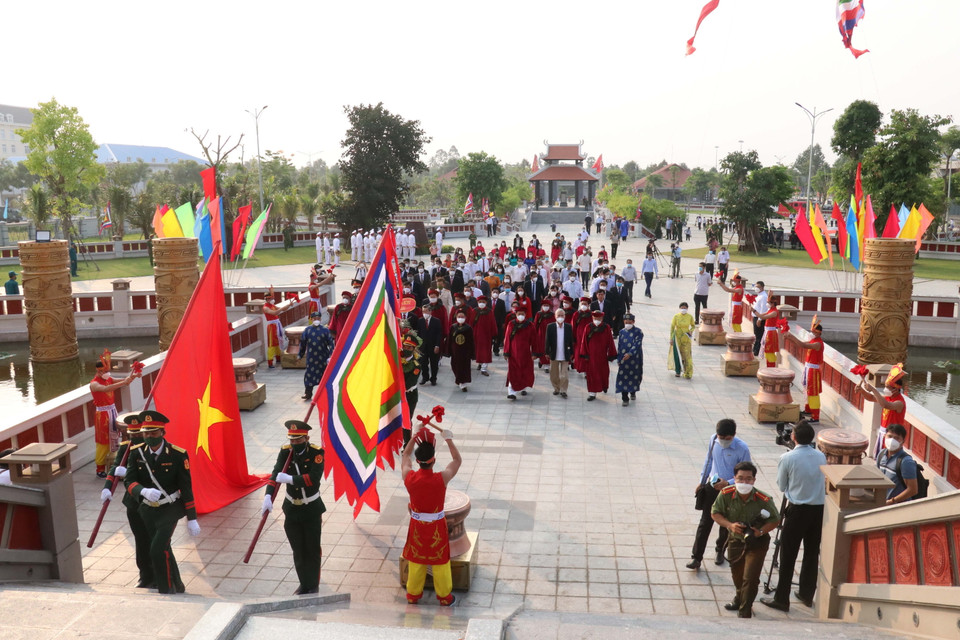 Cũng trong sáng nay, thành phố Cần Thơ long trọng tổ chức Lễ Giỗ Tổ Hùng Vương năm 2022 tại Đền thờ Vua Hùng trên địa bàn quận Bình Thủy. (Ảnh: Ngọc Thiện/TTXVN)