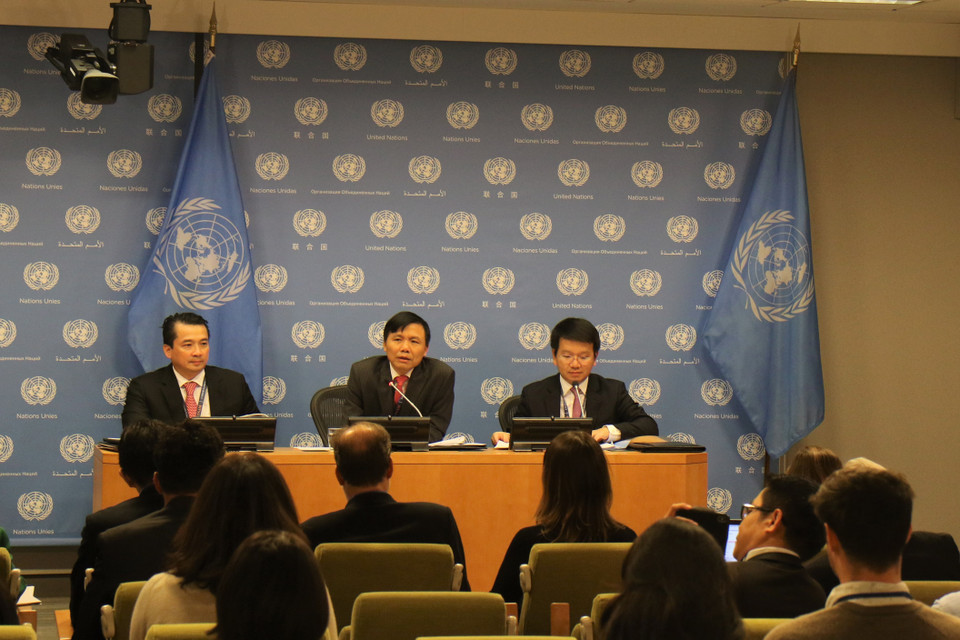 Đại sứ, Trưởng phái đoàn Việt Nam tại Liên hợp quốc Đặng Đình Quý tại buổi họp báo quốc tế, mở đầu cho nhiệm kỳ Ủy viên không thường trực Hội đồng Bảo an 2020-2021. (Ảnh: Khắc Hiếu/TTXVN)