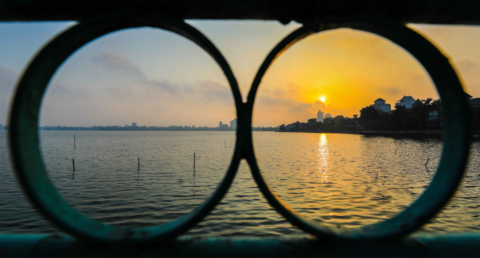 Hồ Tây một sớm Thu tháng 8. (Ảnh: Thanh Tùng/TTXVN)