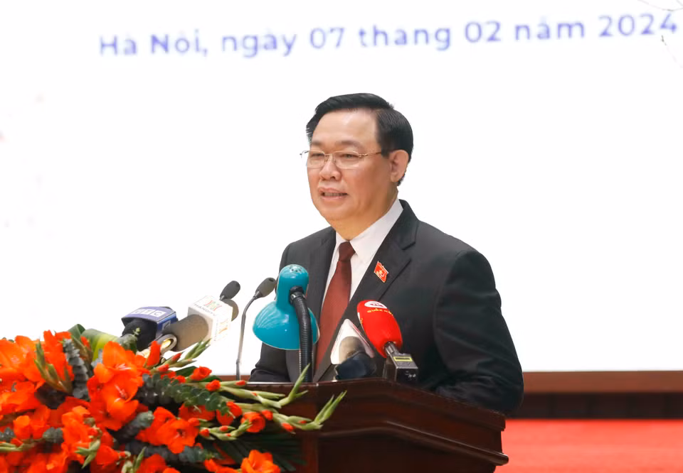 Chủ tịch Quốc hội Vương Đình Huệ chúc Tết Đảng bộ, chính quyền và nhân dân Thủ đô. (Ảnh: Nhan Sáng/TTXVN)