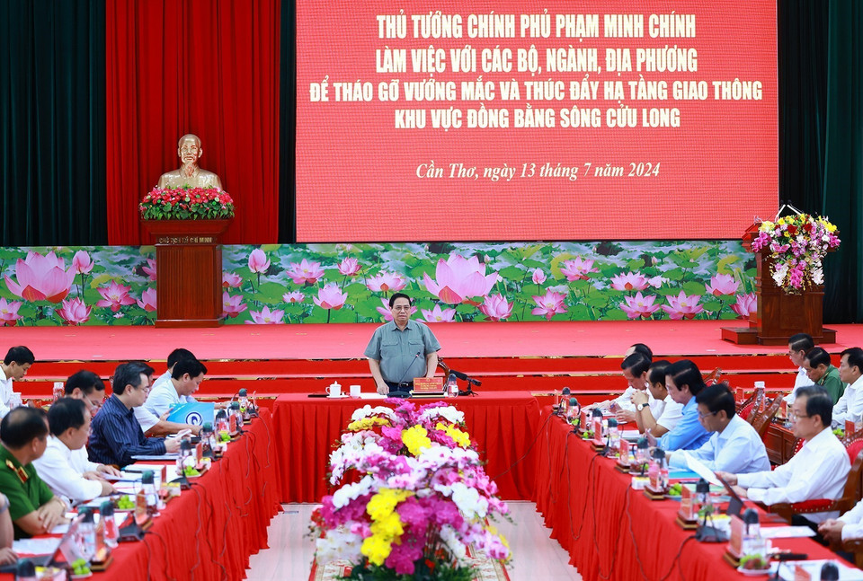 Thủ tướng Phạm Minh Chính phát biểu tại buổi làm việc. (Ảnh: Dương Giang/TTXVN)