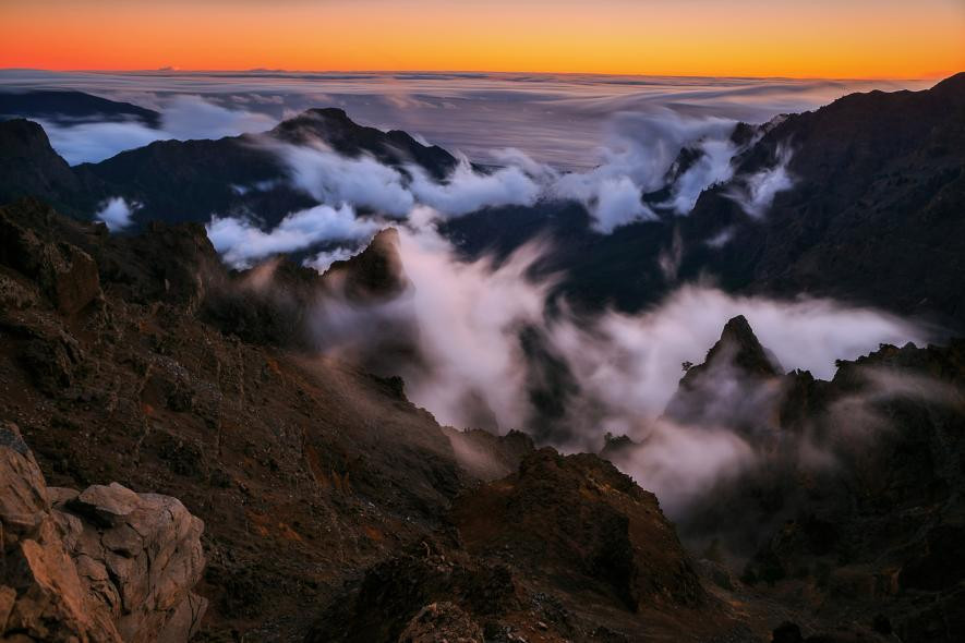 Mây huyền ảo ở La Palma khi mặt trời lặn. (Nguồn: NatGeo)