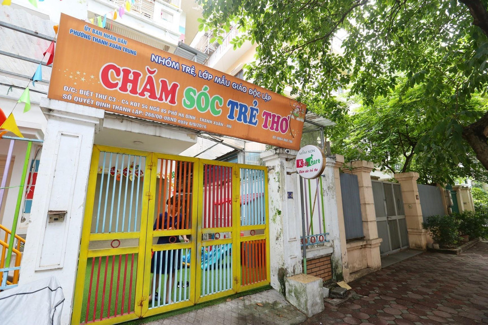 Trường mầm non tại khu đô thị 54, ngõ 85 Hạ Đình cách hiện trường 150 mét đã phải đóng cửa. (Ảnh: Thành Đạt/TTXVN)