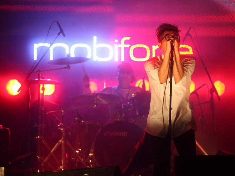 Phần trình diễn của 18+