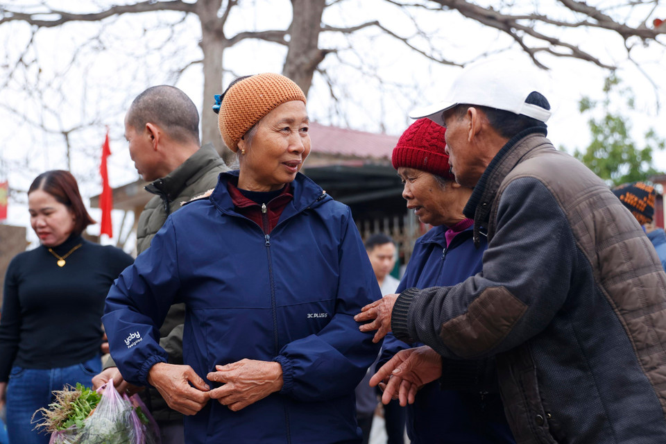 Chợ Đình Cả như sợi dây tình cảm, kết nối cư dân. (Ảnh: Minh Quyết/TTXVN)