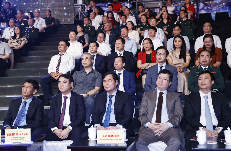 Các đại biểu dự Chương trình “Hồ Chí Minh - Hành trình khát vọng 2022”. (Ảnh: Thống Nhất/TTXVN)