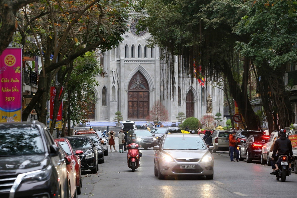 Nhà thờ Lớn Hà Nội với "chiếc áo mới". (Ảnh: Tuấn Đức/TTXVN)