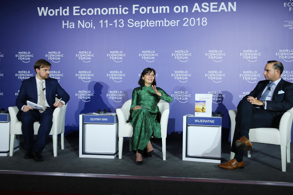 Bà Đinh Thị Quỳnh Vân (giữa), Tổng Giám đốc Công ty PwC Việt Nam phát biểu tại Họp báo Tương lai ASEAN - Thời khắc hành động. (Ảnh: Lâm Khánh/TTXVN)