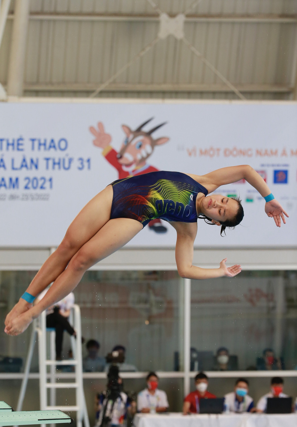 Bài thi đấu của vận động viên Việt Nam Mai Hồng Hạnh ở nội dung 3m cầu mềm nữ. (Ảnh: Trọng Đạt/TTXVN)