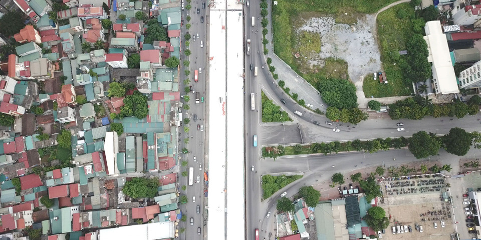 Hình ảnh cầu cạn vành đai 3 tại ngã ba Phạm Văn Đồng - Hoàng Quốc Việt. (Nguồn: Vietnam+)