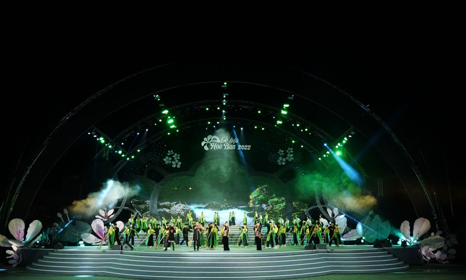  Lễ hội Hoa Ban còn là dịp để tôn vinh, bảo tồn và phát huy những giá trị truyền thống đặc sắc của cộng đồng 19 dân tộc tỉnh Điện Biên. (Ảnh: Xuân Tư/TTXVN)