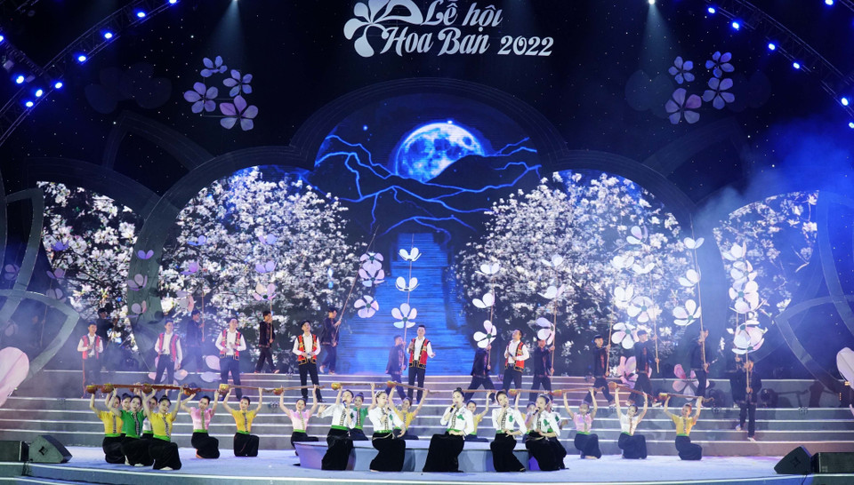 Chương trình nghệ thuật tại Lễ khai mạc. (Ảnh: Xuân Tư/TTXVN)