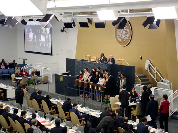 Các hòm phiếu được chuẩn bị sẵn sàng sau khi 192 lá phiếu được phát ra. (Ảnh: Lê Dương-Quang Tuyến/Vietnam+)