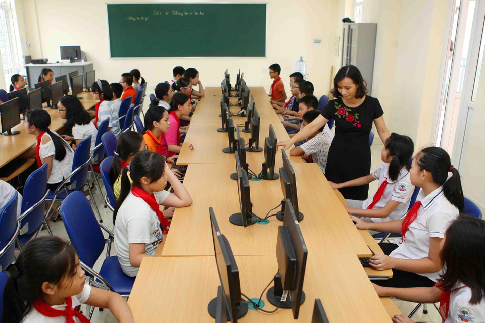 Trường THCS Xuân Phương, quận Nam Từ Liêm (Hà Nội) được đầu tư xây mới đồng bộ cùng trang thiết bị giảng dạy hiện đại được đưa vào sử dụng trong năm học 2018-2019, góp phần nâng cao chất lượng dạy và học. (Ảnh: Thanh Tùng/TTXVN)