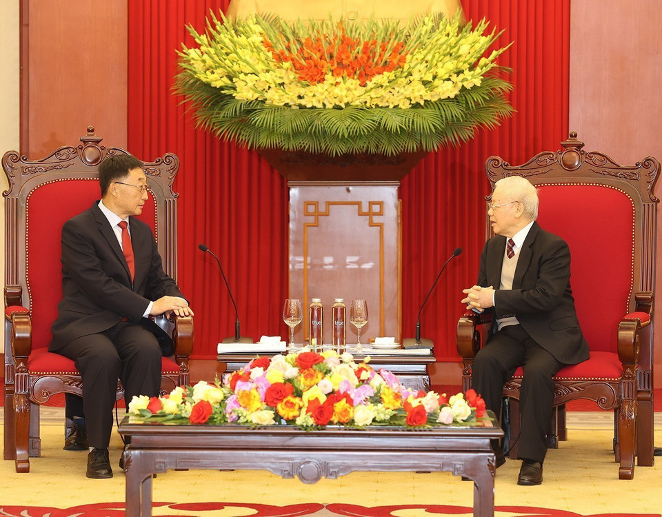 Tổng Bí thư Nguyễn Phú Trọng tiếp ông Lưu Ninh, Bí thư Đảng ủy Khu tự trị dân tộc Choang Quảng Tây, Trung Quốc. (Ảnh: Trí Dũng/TTXVN)