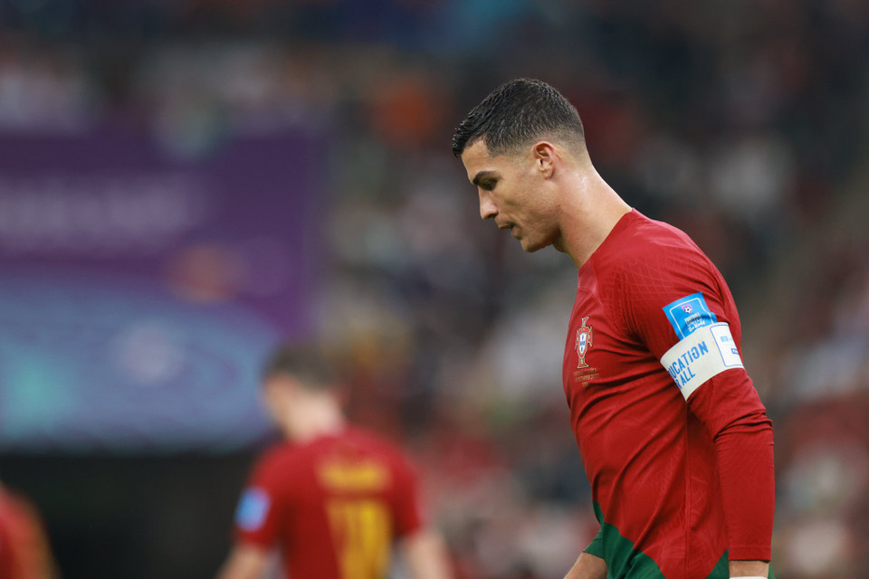 Cristiano Ronaldo có lẽ là người cảm thấy lạc lõng nhất trong ngày Bồ Đào Nha thắng đậm Thụy Sĩ 6-1 ở vòng 1/8. (Ảnh: Hải An/Vietnam+)