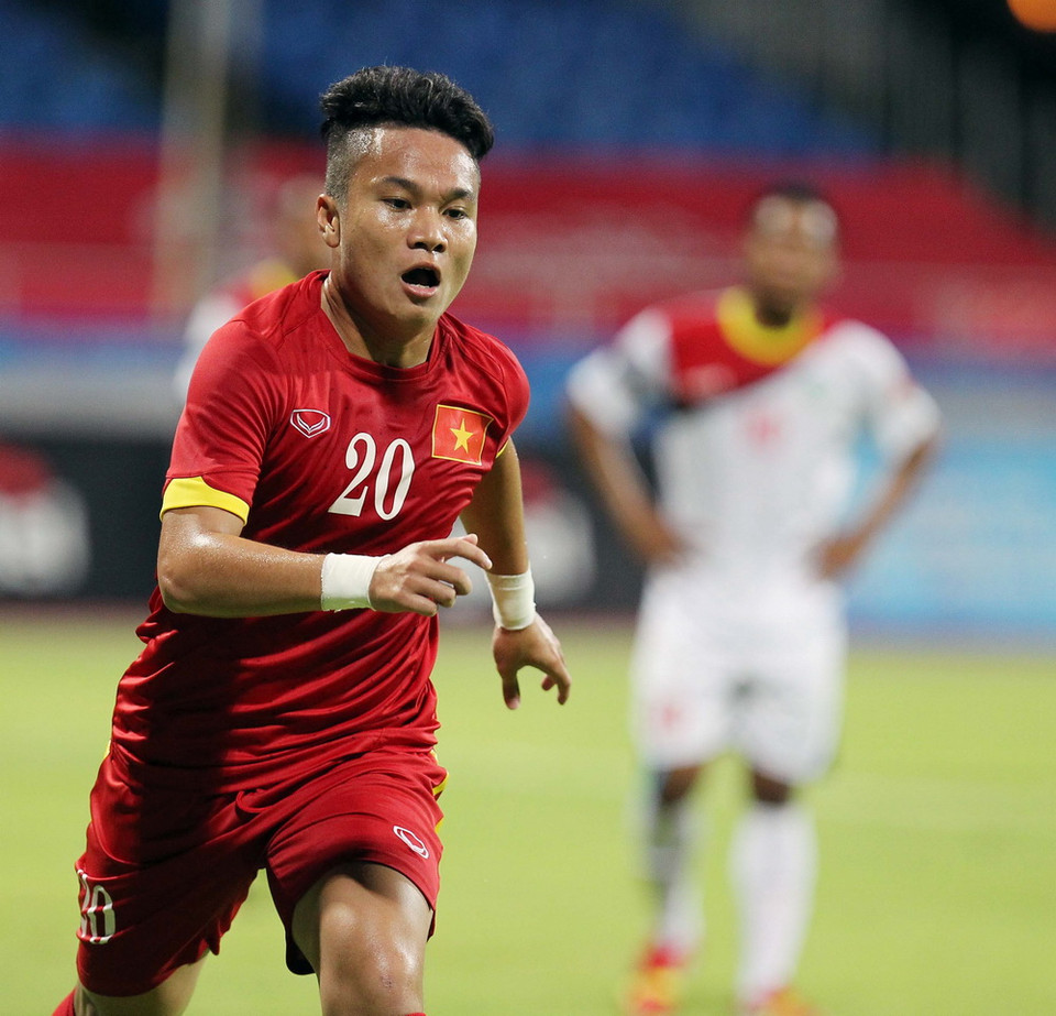 ... và chính cầu thủ người xứ Nghệ đã ghi bàn mở tỷ số. (Ảnh: Quốc Khánh/TTXVN)