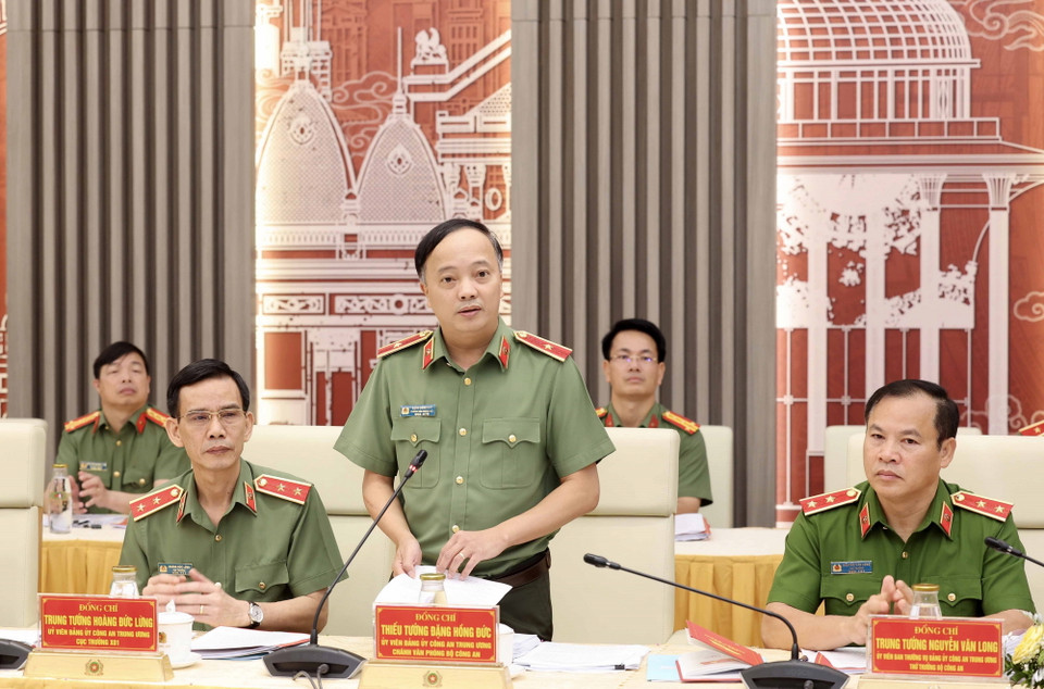 Thiếu tướng Đặng Hồng Đức, Ủy viên Đảng ủy Công an Trung ương, Chánh Văn phòng Bộ Công an phát biểu. (Ảnh: Nhan Sáng/TTXVN)
