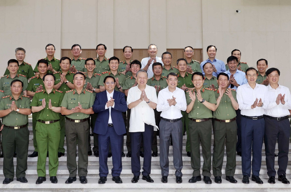 Chủ tịch nước Tô Lâm, Thủ tướng Phạm Minh Chính và các đại biểu. (Ảnh: Nhan Sáng/TTXVN)