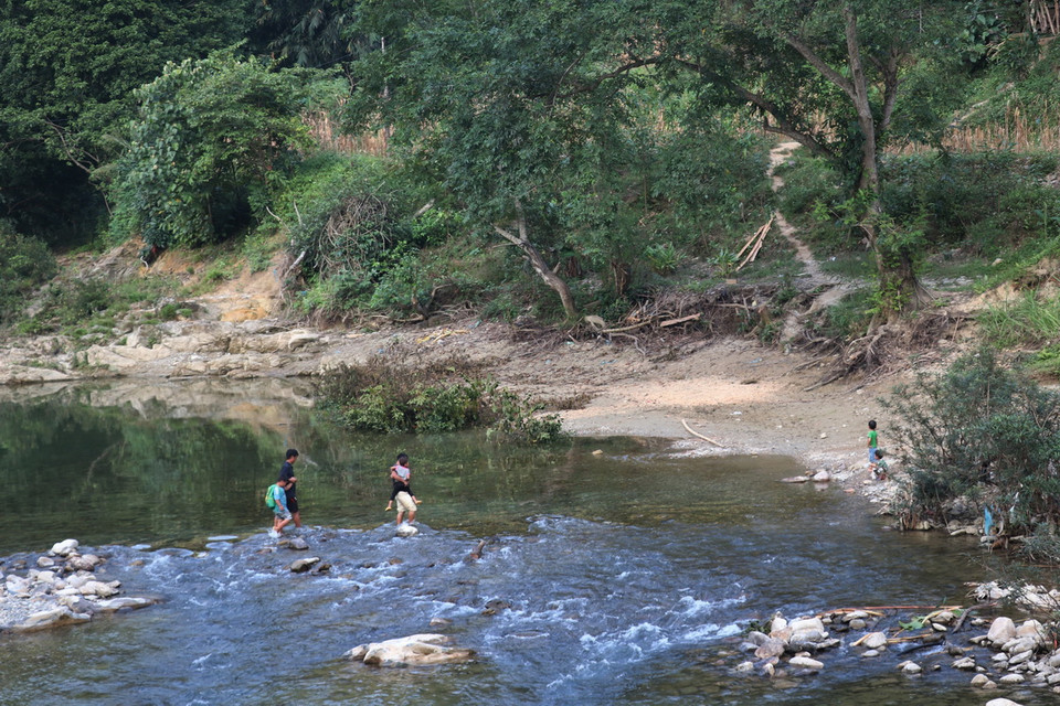 Công trình dự kiến sau khi hoàn thành sẽ tạo thuận lợi cho việc lưu thông, đi lại của bà con các dân tộc thiểu số ở 2 thôn Lũng Cáng và Lũng Buông, xã Thuận Hòa. (Ảnh: Minh Tâm/TTXVN)